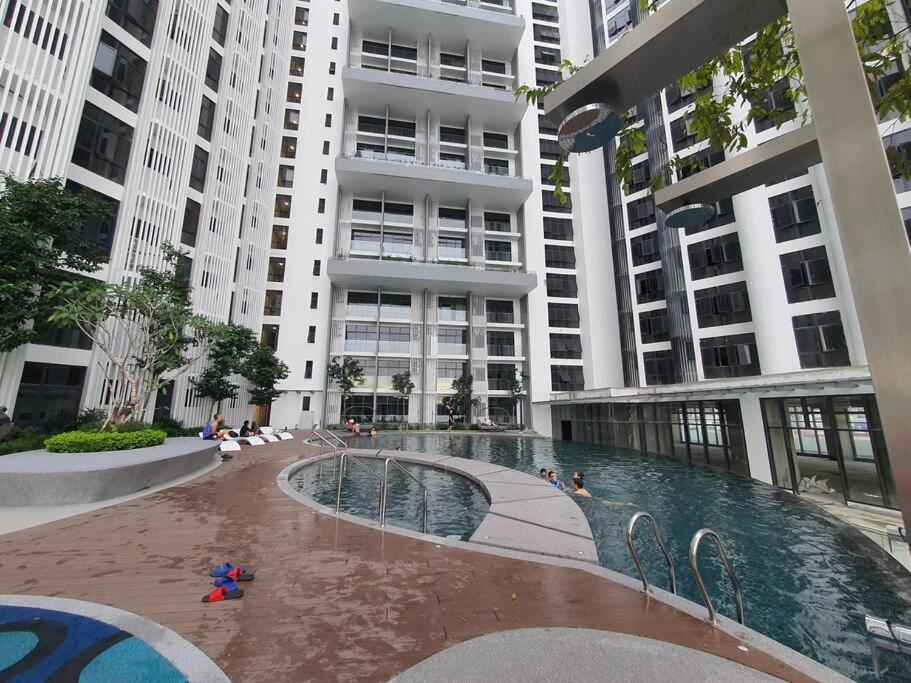 Kota Kinabalu City The Shore - Lucky 7 Homestay Exterior photo