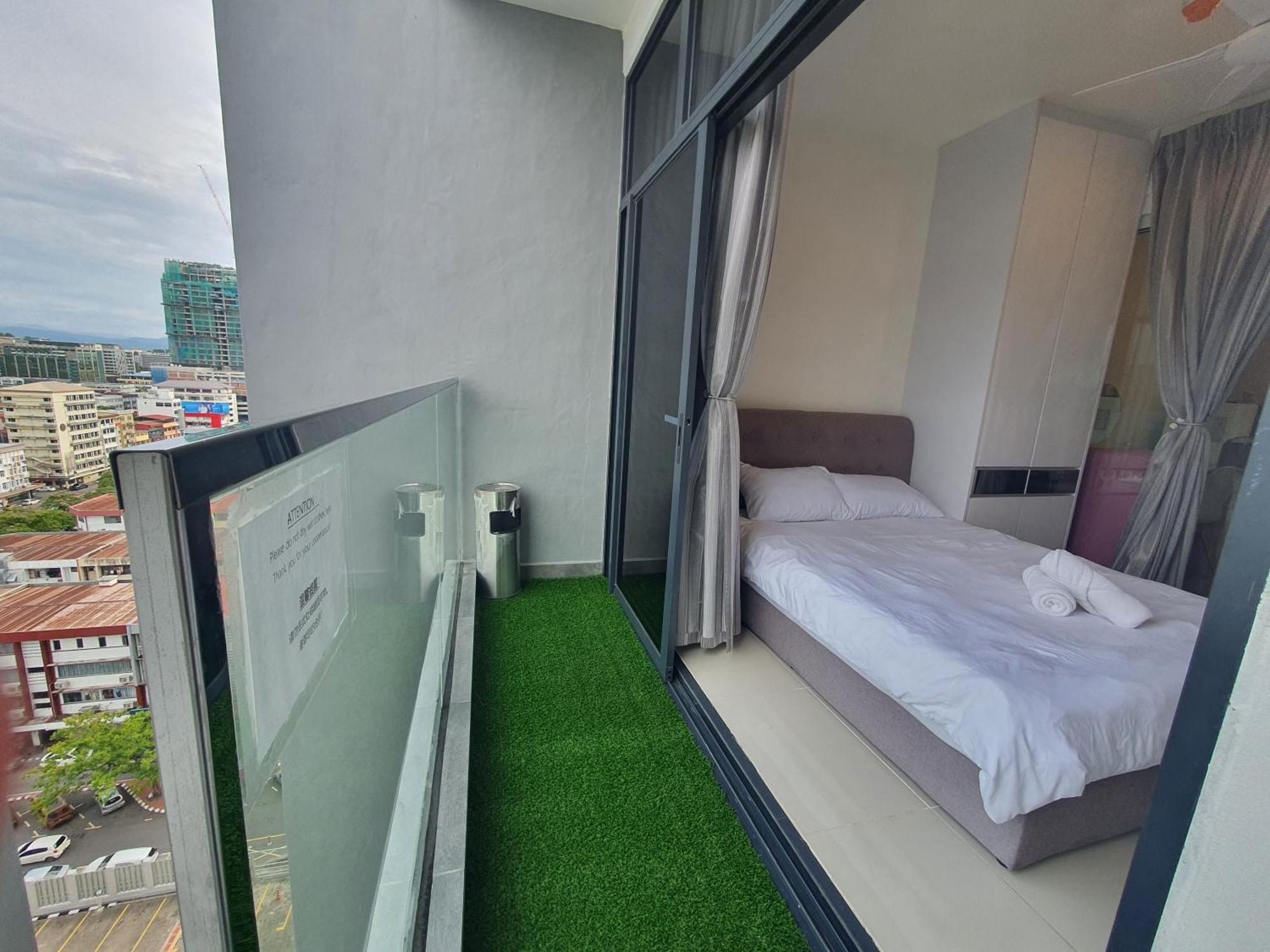 Kota Kinabalu City The Shore - Lucky 7 Homestay Exterior photo